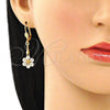 Arete Largo 02.387.0050 Oro Laminado, Diseño de Flor, con Blanca Zirconia Cubica, Pulido, Tono Dorado