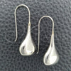 Arete Colgante 02.395.0019 Plata Rodinada, Diseño de Gota, Pulido, Tono Plateado