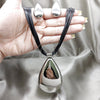 Collar y Dije 06.116.0188 Acero Inoxidable, Cuero Negro, Tono Dorado