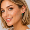 Argolla Huggie 02.413.0007.2.18 Oro Laminado, con Zirconia Cubica Verde, Pulido, Tono Dorado