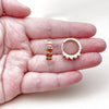Argolla Huggie 02.210.0025.9.18 Oro Laminado, con Zirconia Cubica Granate, Pulido, Tono Dorado
