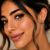 Arete Dormilona 02.344.0211 Rodio Laminado, Diseño de Abeja, con Micro Pave Blanca, Pulido, Rodinado