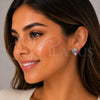 Argolla Huggie 02.260.0054.12 Rodio Laminado, Diseño de Flor, con Zirconia Cubica Multicolor, Pulido, Rodinado