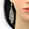 Arete Colgante 64.008 Oro Laminado, Diseño de Oja y Flor, con Blanca Cristal, Pulido, Tono Dorado