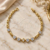 Pulsera Elegante 5.027.009 Oro Laminado, Diseño de Besos y Abrazos, con Zirconia Cubica Blanca, Pulido, Tono Dorado (Grosor 05 MM, 8 Pulgadas de Largo)