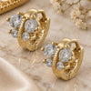 Argolla Huggie 02.97.0098 Oro Laminado, Diseño de Mariposa, con Zirconia Cubica Blanca, Pulido, Tono Dorado