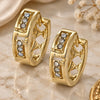 Argolla Huggie 02.165.0142 Oro Laminado, con Cristal Blanca, Pulido, Tono Dorado