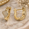 Argolla Huggie 02.156.0160 Oro Laminado, con Micro Pave Blanca, Pulido, Tono Dorado