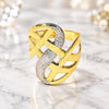 Anillo Elegante 117.010.08 Oro Laminado, Diseño de Torcido, Pulido, Dos Tonos (Tamaño 8)