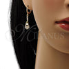 Arete Largo 02.205.0035 Oro Laminado, Diseño de Baguette, con Blanca Zirconia Cubica, Pulido, Tono Dorado