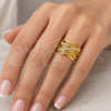 Anillo Multi Piedra 01.118.0036.09 Oro Laminado, Diseño de Llave Griega, con Cristal Blanca, Pulido, Tono Dorado (Tamaño 9)