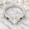 Anillo Multi Piedra 01.99.0048.1.08 Oro Laminado Blanco, Diseño de Baguette, con Zirconia Cubica Blanca y Negro, Pulido, Rodinado (Tamaño 8)
