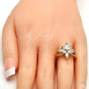 Anillo Multi Piedra 01.210.0012.07 Oro Laminado, Diseño de Flor, con Blanca Zirconia Cubica, Pulido, Tono Dorado (Size 7)