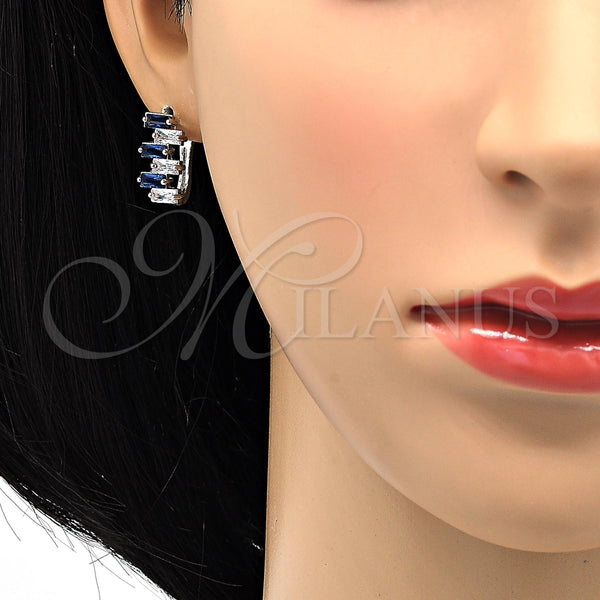 Argolla Huggie 02.237.0021.5.15 Rodio Laminado, Diseño de Baguette, con Zirconia Cubica Zafiro Azul y Blanca, Pulido, Rodinado