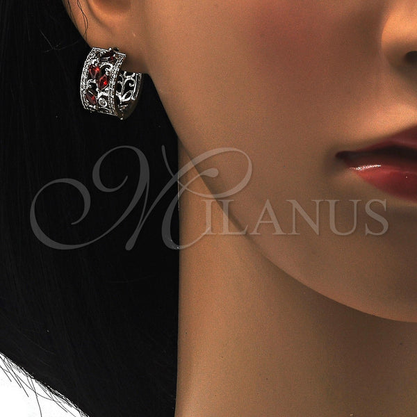 Argolla Huggie 02.210.0090.8.15 Rodio Laminado, Diseño de Gota y Oja, con Zirconia Cubica Granate y Blanca, Pulido, Rodinado