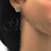 Arete Dormilona 02.106.0018 Oro Laminado, Diseño de Flor, con Blanca Zirconia Cubica, Pulido, Tono Dorado