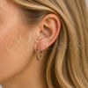 Argolla Huggie 02.210.0095.5.25 Oro Laminado, con Zirconia Cubica Multicolor, Pulido, Tono Dorado