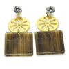 Arete Largo 02.268.0072.1 Oro Laminado, Diseño de Flor, con Blanca Zirconia Cubica, Resinado Mostaza, Tono Dorado