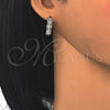 Argolla Huggie 02.267.0008.5.15 Oro Laminado, con Blanca Zirconia Cubica, Pulido, Dos Tonos