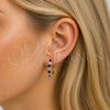 Argolla Pequeña 02.210.0095.10.25 Oro Laminado, con Zirconia Cubica Negro y Blanca, Pulido, Tono Dorado
