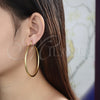 Argolla Grande 02.213.0154.60 Oro Laminado, Diseño de Hueco, Diamantado, Tono Dorado