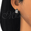 Argolla Huggie 02.230.0024.15 Acero Inoxidable, Diseño de Llave Griega, Pulido, Tono Plateado