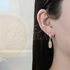 Arete Colgante 02.351.0010 Oro Laminado, Diseño de Guadalupe, Pulido, Tres Tonos