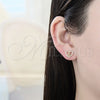 Arete Dormilona 02.156.0331 Oro Laminado, Diseño de Corazón y Niñita Pequeña, con Blanca Micro Pave, Pulido, Tono Dorado