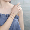Pulsera Elegante 03.326.0007.1.08 Oro Laminado, Diseño de Ojo Griego y Mano de Dios, Resinado Azul, Tono Dorado (07 MM Thickness, 8 Inches Length)