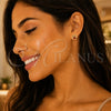 Arete Dormilona 02.09.0205 Oro Laminado, Diseño de Flor, con Granate Zirconia Cubica, Pulido, Tono Dorado
