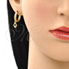 Argolla Huggie 02.368.0067.15 Oro Laminado, Diseño de Mano de Dios, con Topacio Azul Zirconia Cubica and Blanca Micro Pave, Pulido, Tono Dorado