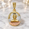 Dije Religioso 05.351.0195 Oro Laminado, Diamantado, Tres Tonos