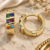 Argolla Huggie 02.210.0609.3.12 Oro Laminado, con Zirconia Cubica Multicolor, Pulido, Tono Dorado