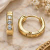 Argolla Huggie 02.210.0644.12 Oro Laminado, con Zirconia Cubica Blanca, Pulido, Tono Dorado