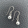 Arete Colgante 02.392.0006 Plata Rodinada, Diseño de Bola, Pulido, Tono Plateado