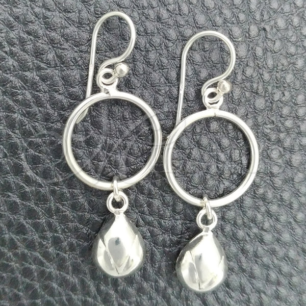 Arete Largo 02.399.0003 Plata Rodinada, Diseño de Gota, Pulido, Tono Plateado