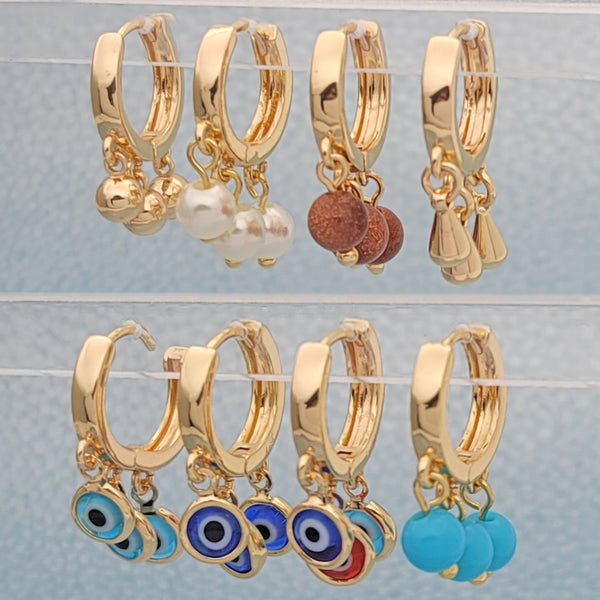 Kit Surtido de 25 Pares de Argollas Huggies con Triple Dije de Oro Laminado al por mayor — SKU 148681