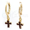 Argolla Huggie 02.02.0496.4.15 Oro Laminado, Diseño de Cruz, con Granate Zirconia Cubica, Pulido, Tono Dorado