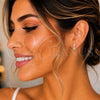 Arete Dormilona 02.102.0063 Oro Laminado, Diseño de Infinito, con Blanca Micro Pave, Pulido, Tono Dorado