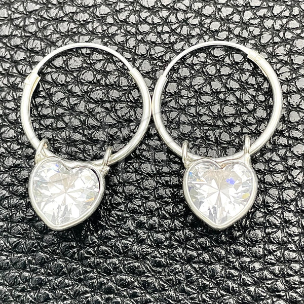 Argolla Pequeña 02.402.0039.15 Plata Rodinada, Diseño de Corazón, con Zirconia Cubica Blanca, Pulido, Tono Plateado