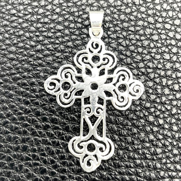 Dije Religioso 05.392.0038 Plata Rodinada, Diseño de Crucifijo, Pulido, Tono Plateado