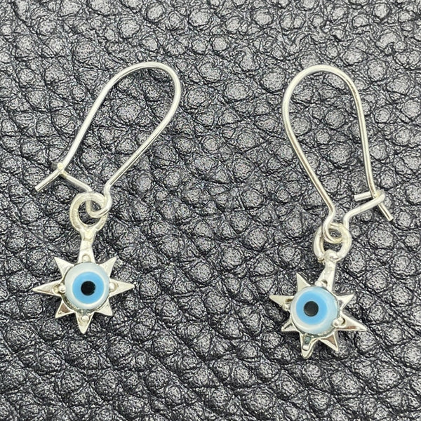Arete Largo 02.401.0061 Plata Rodinada, Diseño de Ojo Griego y Estrella, con Cristal Turquoise, Pulido, Tono Plateado