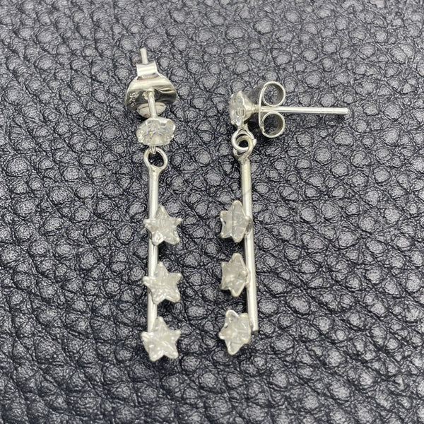 Arete Largo 02.401.0066 Plata Rodinada, con Zirconia Cubica Blanca, Pulido, Tono Plateado