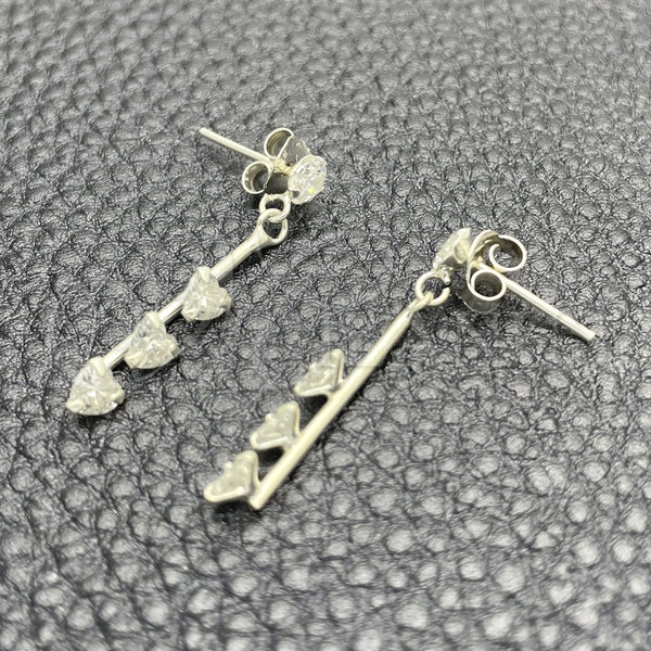 Arete Largo 02.401.0068 Plata Rodinada, con Zirconia Cubica Blanca, Pulido, Tono Plateado