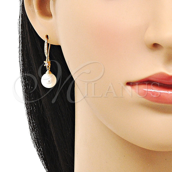 Arete Largo 02.387.0110 Oro Laminado, con Marfil Perla and Blanca Micro Pave, Pulido, Tono Dorado