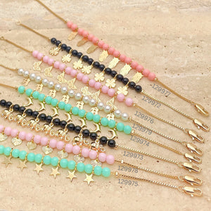 Kit Surtido de 25 Pulseras con Dijes de Colores de Oro Laminado al por mayor — SKU 151271