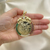 Dije Religioso 05.26.0043.1 Oro Laminado, Diseño de Moneda Centenario y Llave Griega, con Zirconia Cubica Blanca y Granate, Pulido, Tono Dorado
