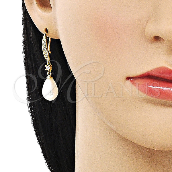 Arete Largo 02.387.0111 Oro Laminado, Diseño de Gota, con Marfil Perla and Blanca Zirconia Cubica, Pulido, Tono Dorado