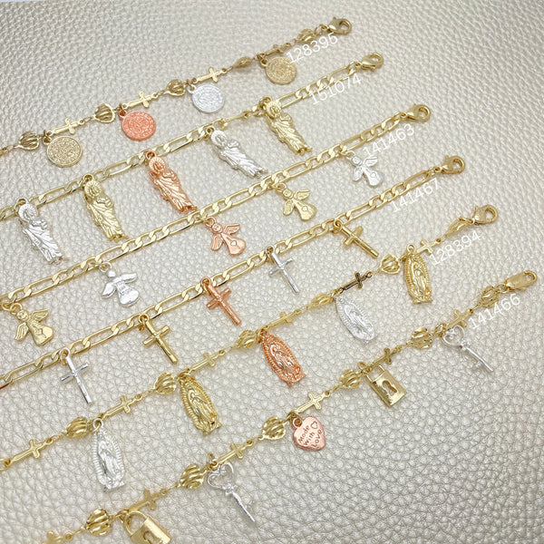 Kit Surtido de 20 Pulseras Tricolor con Dijes Religiosos de Oro Laminado al por mayor — SKU 152405