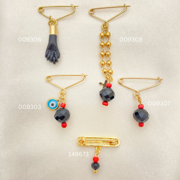 Kit Surtido de 35 Broches con Dije de Azabache de Oro Laminado al por mayor — SKU 152439